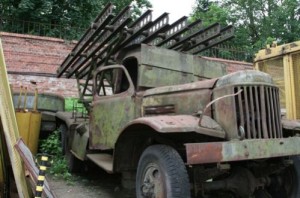 Twierdza Toruń - samochód z wyrzutnią rakiet "Katiuszą"