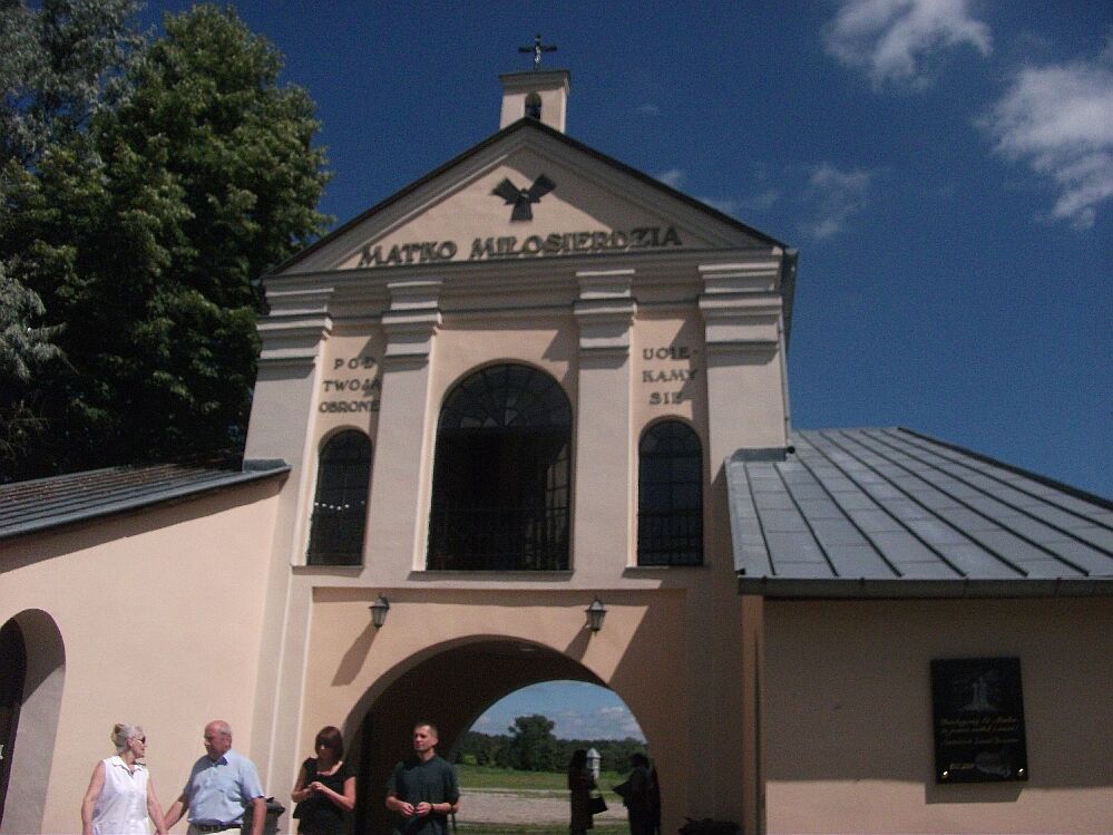 Sanktuarium Rokitno; modlono się za ofiary Ludobójstwa, a także w intencji uchwalenia dnia pamięci 11 lipca.